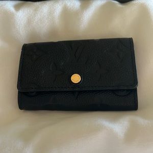 Authentic Louis Vuitton 6 key pouch holder black